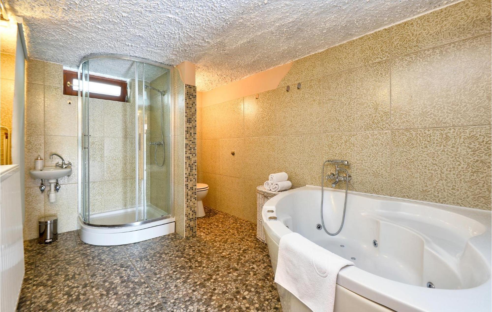 Beautiful Home In Sv,Martin Na Muri With Jacuzzi Sveti Martin Na Muri Εξωτερικό φωτογραφία